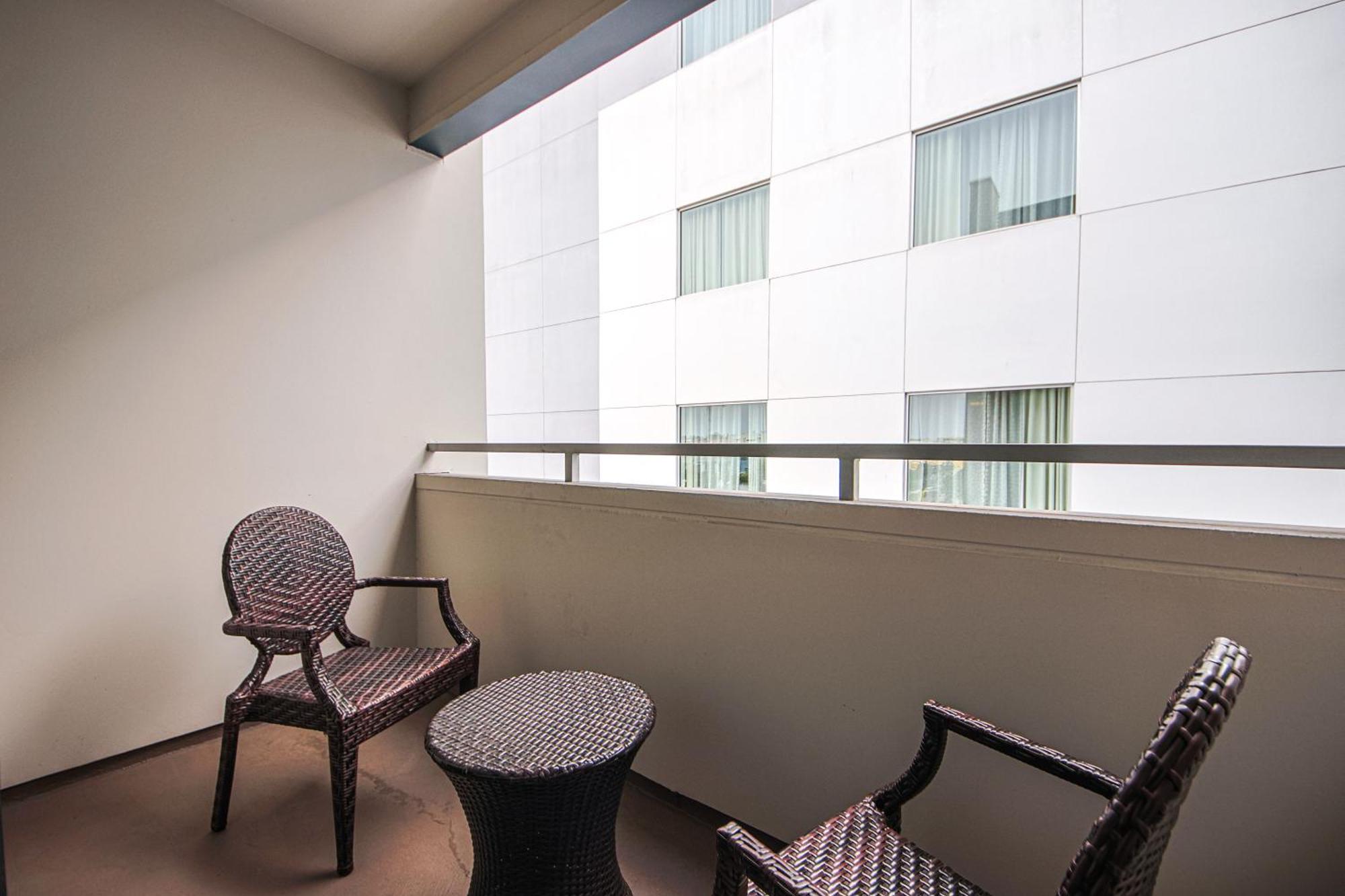 The Carlton- Modern-Luxury 2 Master Suites In Hrt Of Sm Steps To Ocean Ave Los Angeles Exterior photo